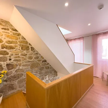 Casa Flores * אוליביירה דו הוספיטל