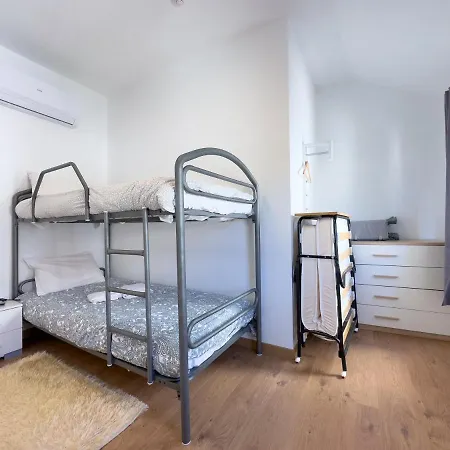 Casa Flores אוליביירה דו הוספיטל