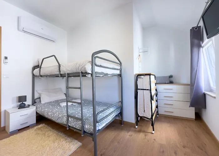 Casa Flores Oliveira do Hospital